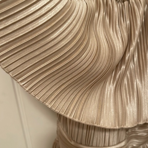 Champagne Pleated layered off the shoulder‎ Dress women’s sz S midi length NWOT - Picture 7 of 17